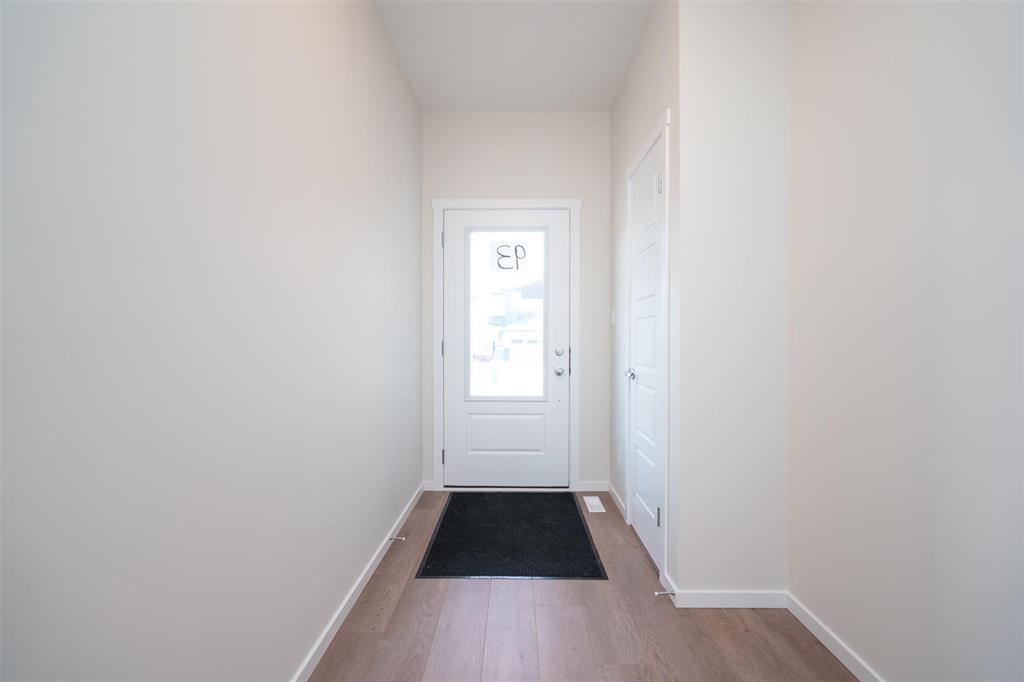 Photo 3 of 93 Bill Briercliffe Drive, Winnipeg MB