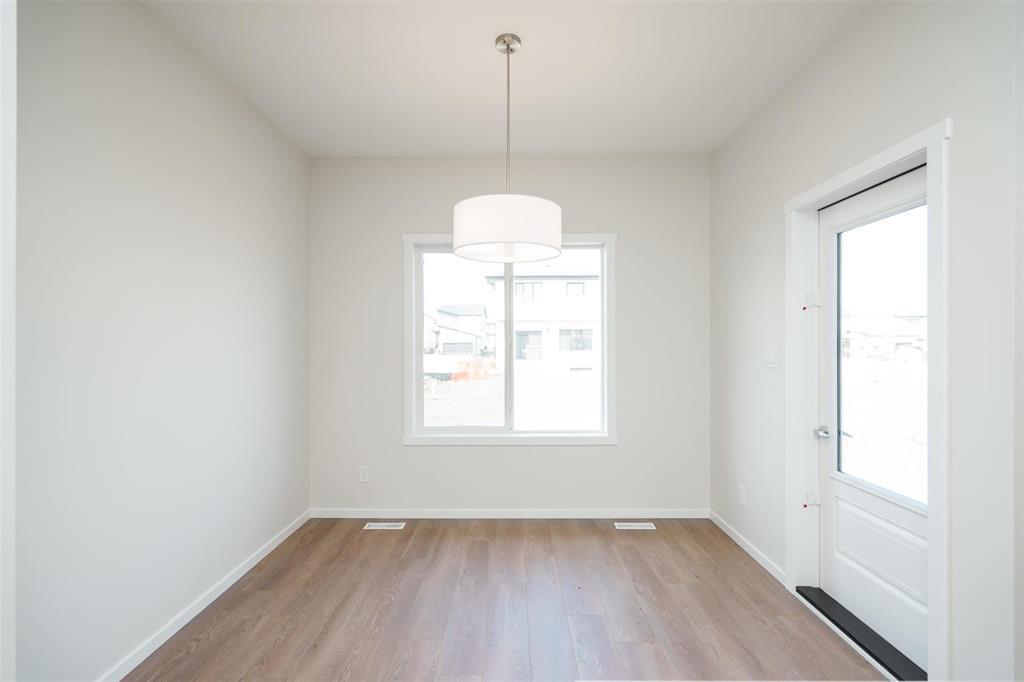 Photo 10 of 93 Bill Briercliffe Drive, Winnipeg MB