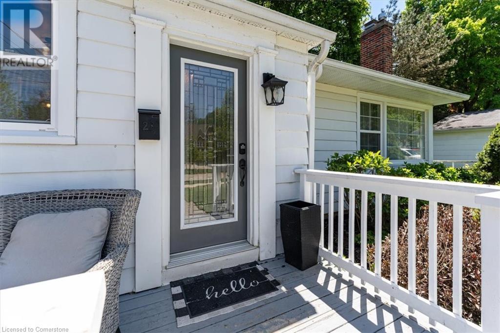 Photo 8 of 23 Nelles Boulevard, Grimsby ON