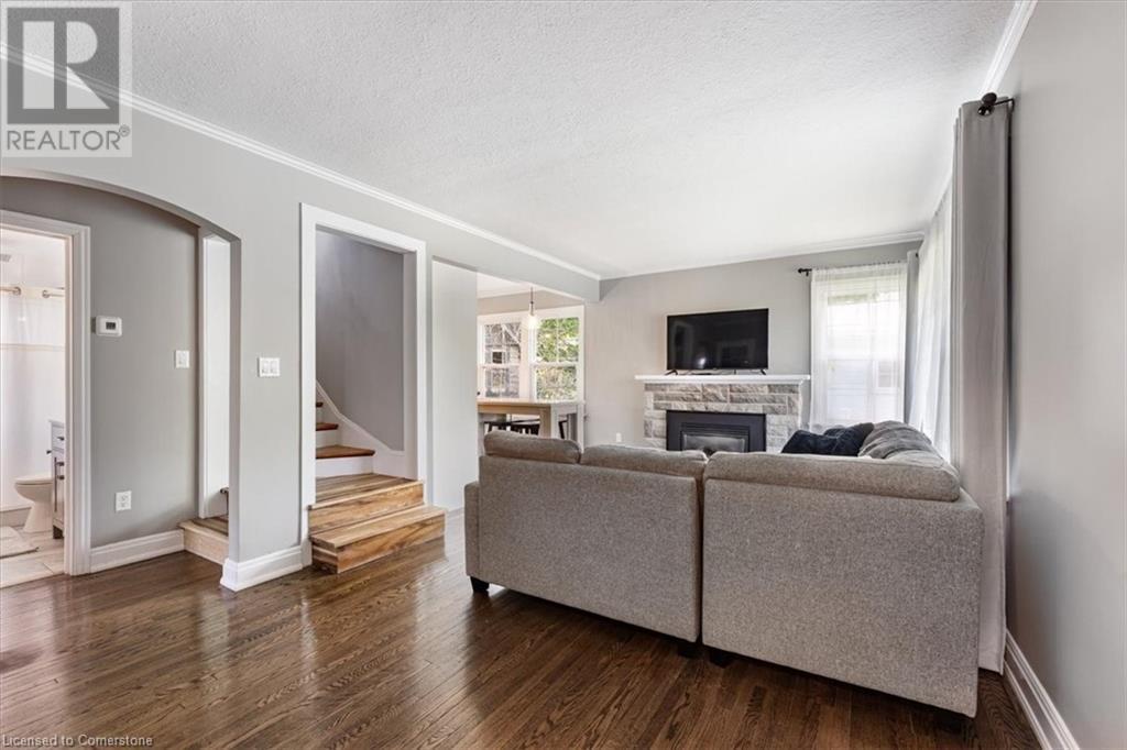 Photo 10 of 23 Nelles Boulevard, Grimsby ON