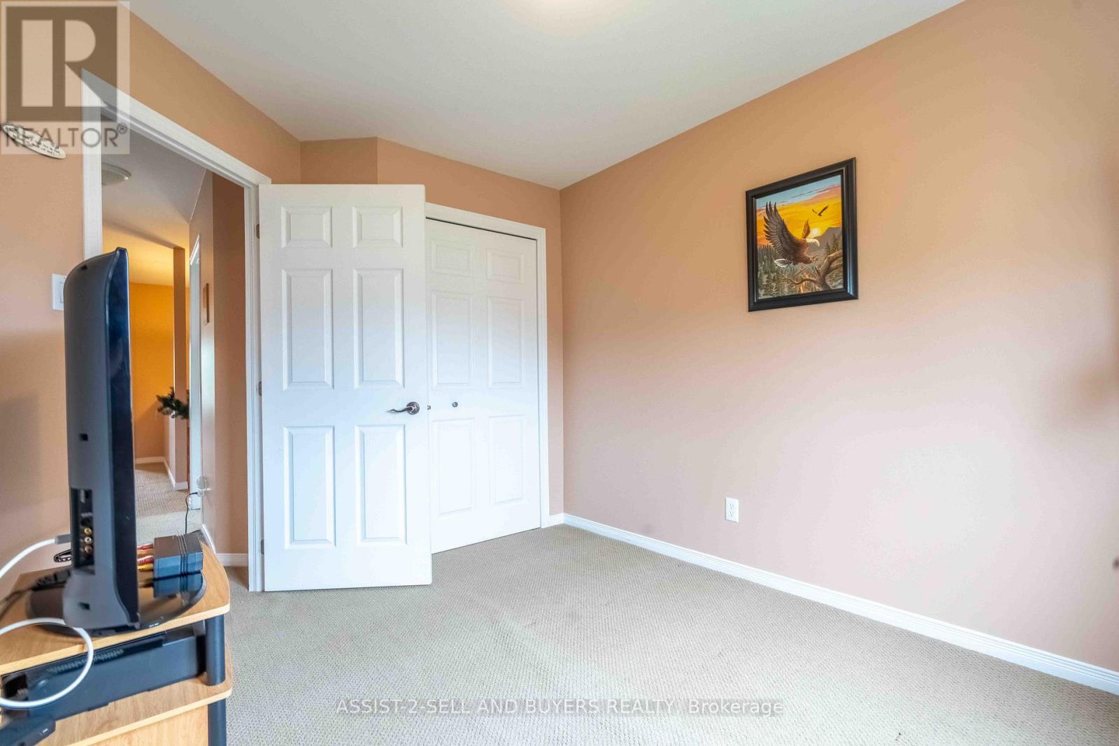 Photo 12 of 95 Mckenzie Street W, Cornwall ON