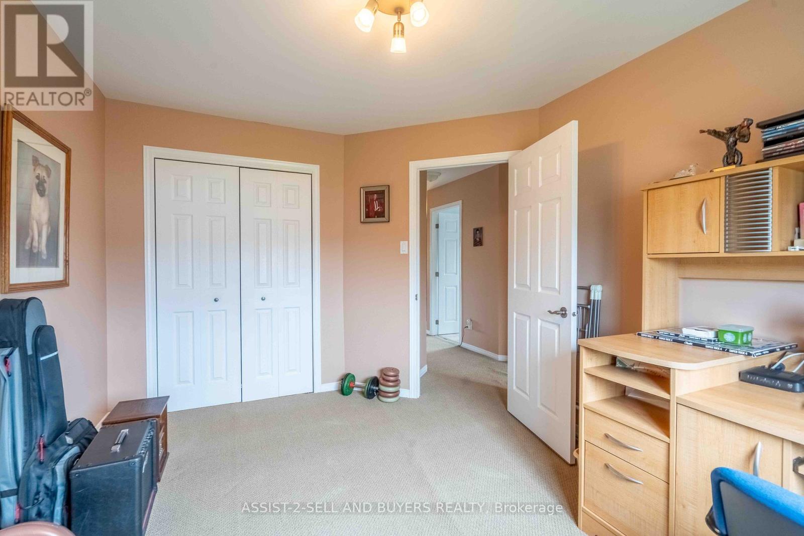 Photo 16 of 95 Mckenzie Street W, Cornwall ON