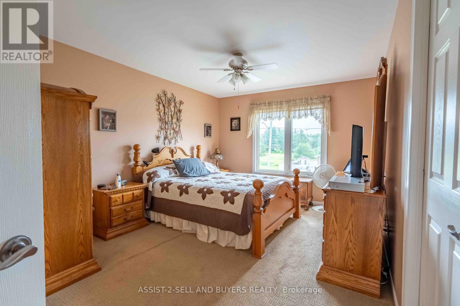 Photo 19 of 95 Mckenzie Street W, Cornwall ON