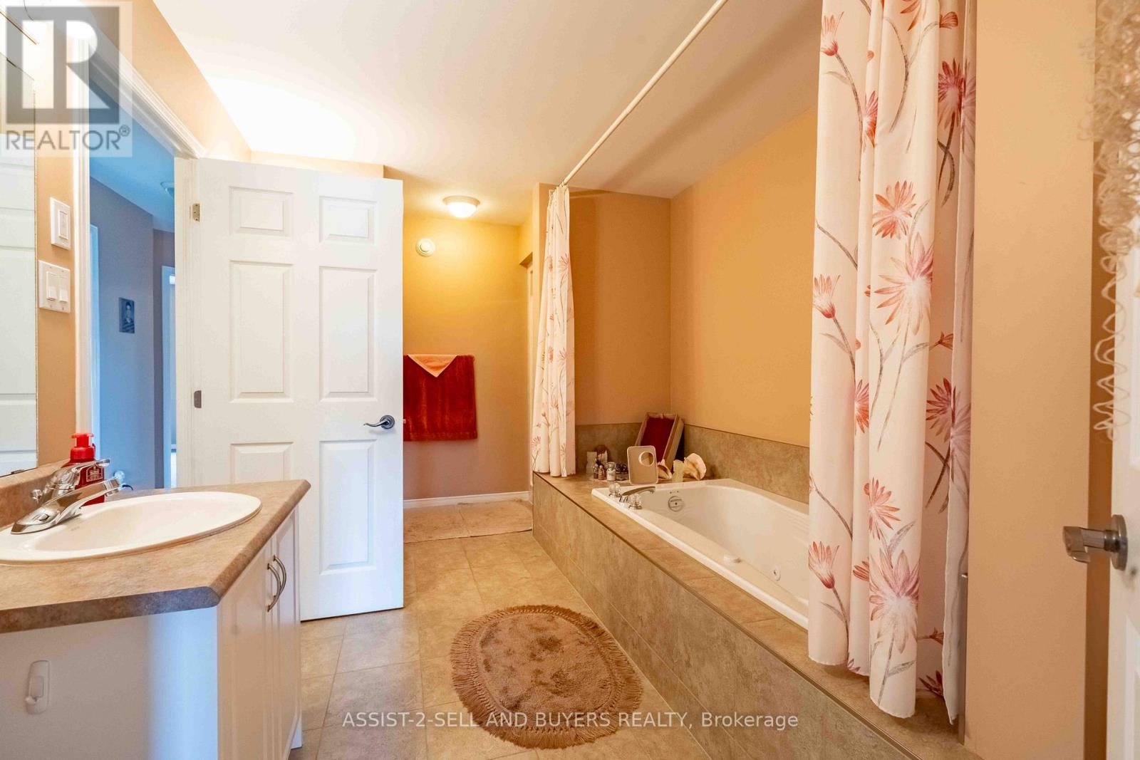 Photo 21 of 95 Mckenzie Street W, Cornwall ON