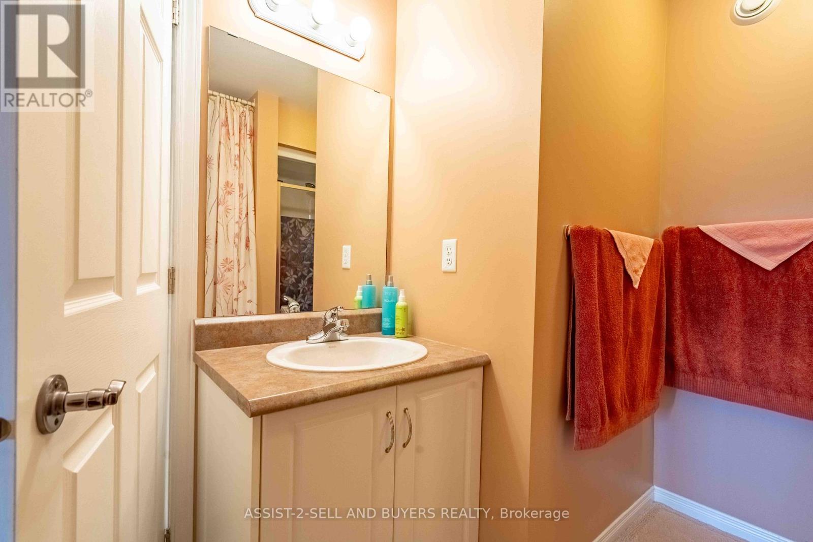 Photo 22 of 95 Mckenzie Street W, Cornwall ON