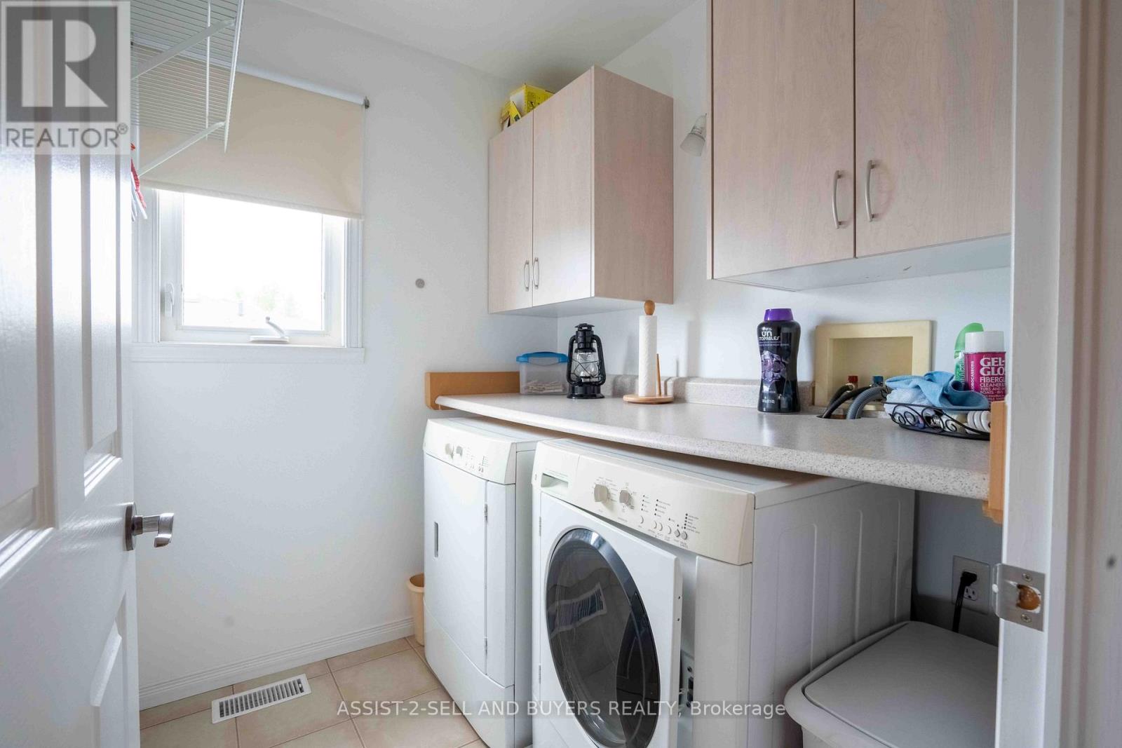 Photo 34 of 95 Mckenzie Street W, Cornwall ON