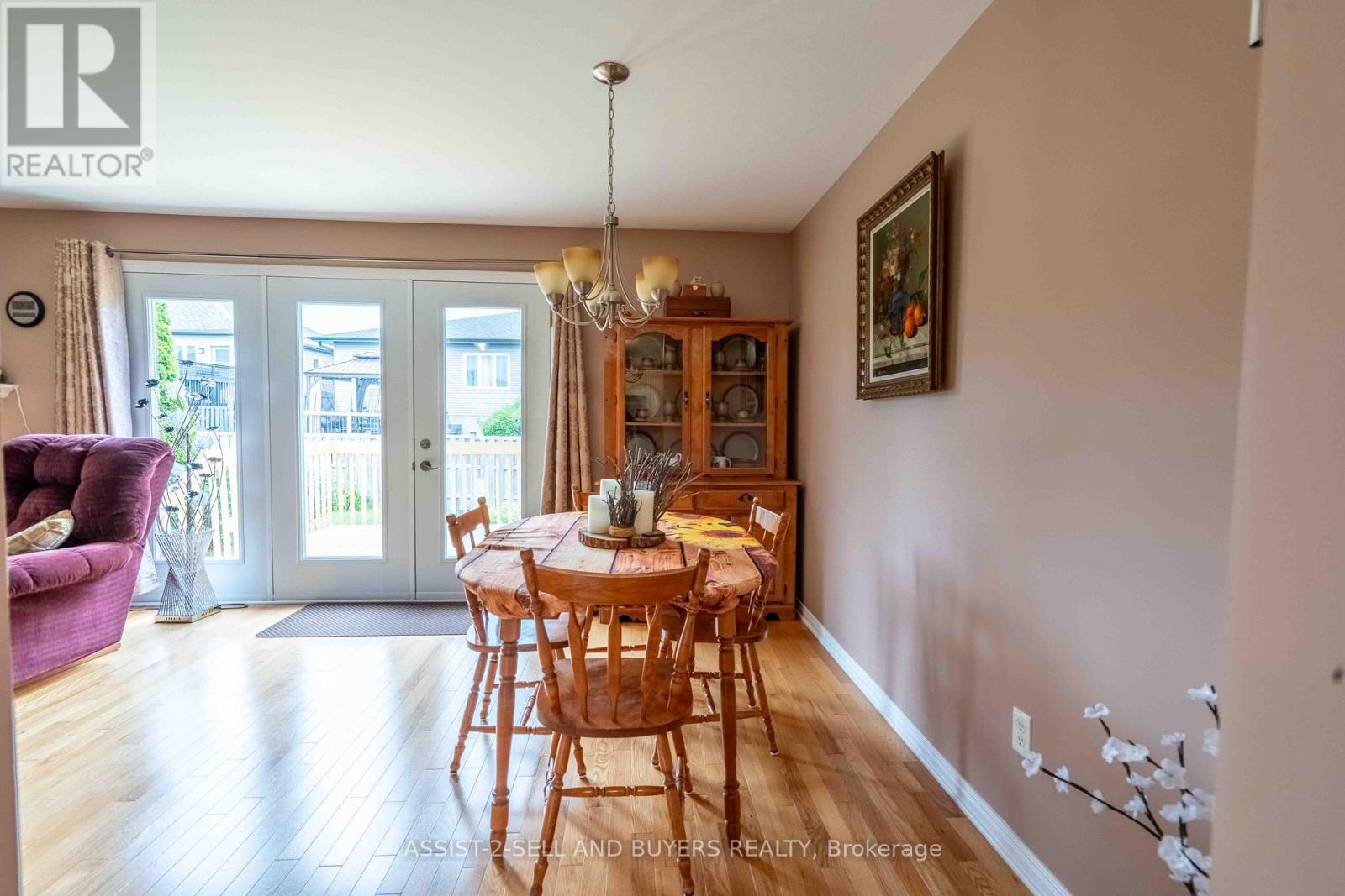 Photo 7 of 95 Mckenzie Street W, Cornwall ON