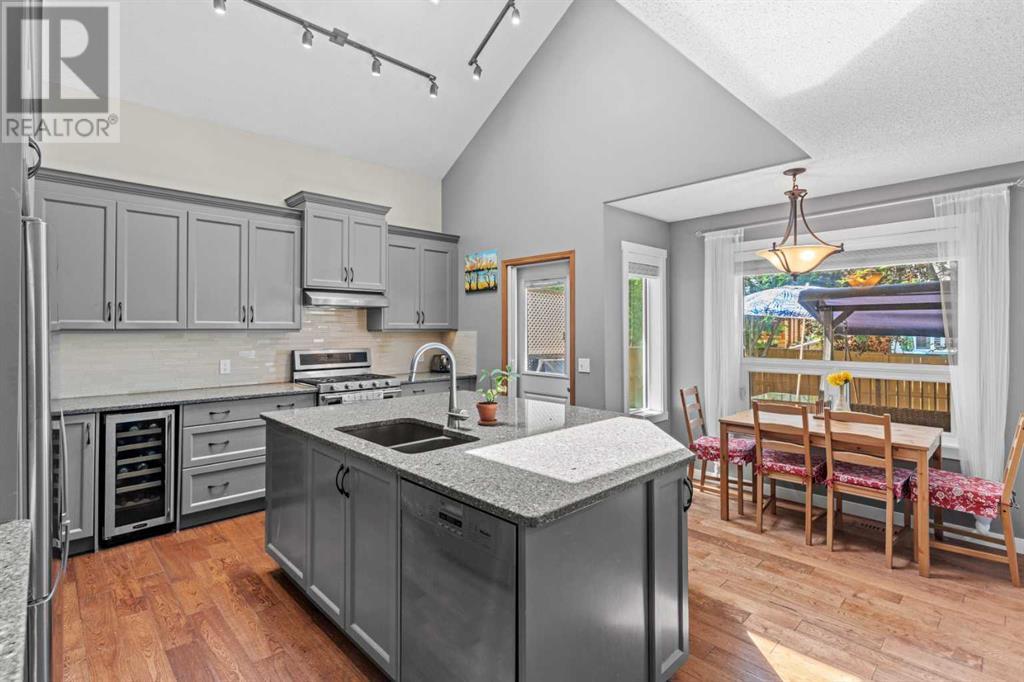 Single Family House for Sale in  Douglas Ridge Green SE Douglasdale/Glen Calgary 