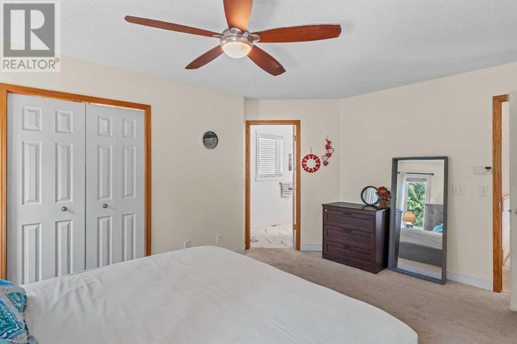Single Family House for Sale in  Douglas Ridge Green SE Douglasdale/Glen Calgary 