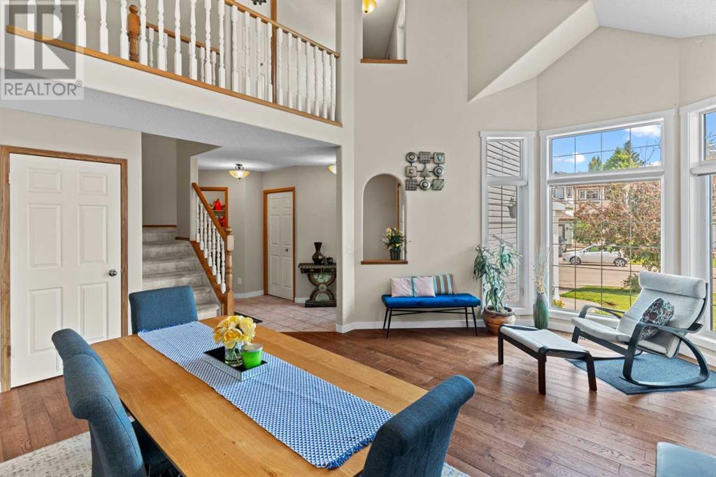 Single Family House for Sale in  Douglas Ridge Green SE Douglasdale/Glen Calgary 