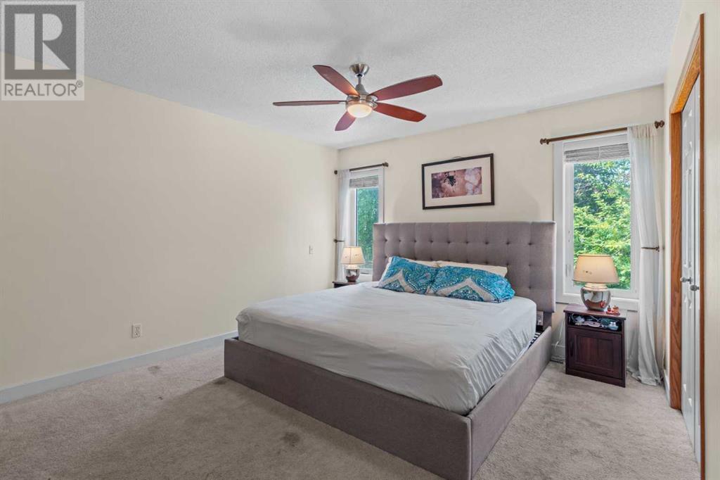 Single Family House for Sale in  Douglas Ridge Green SE Douglasdale/Glen Calgary 