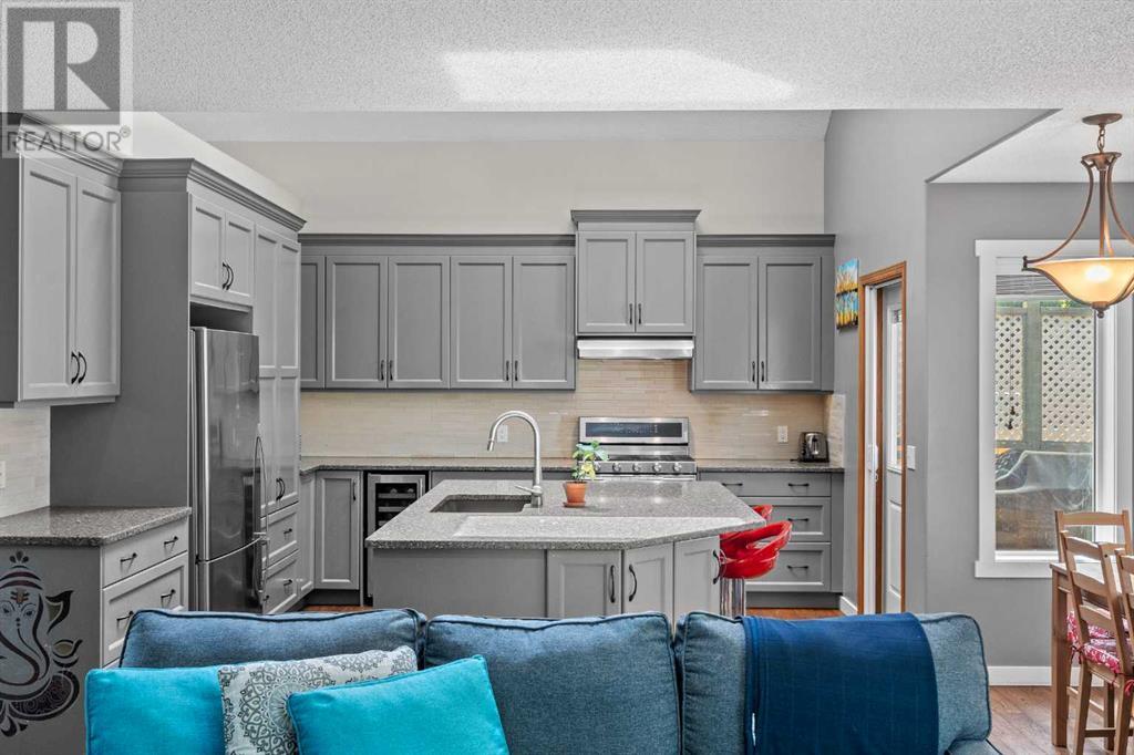 Single Family House for Sale in  Douglas Ridge Green SE Douglasdale/Glen Calgary 