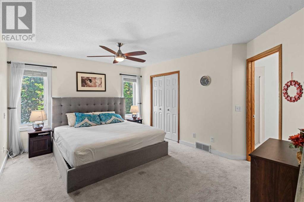 Single Family House for Sale in  Douglas Ridge Green SE Douglasdale/Glen Calgary 