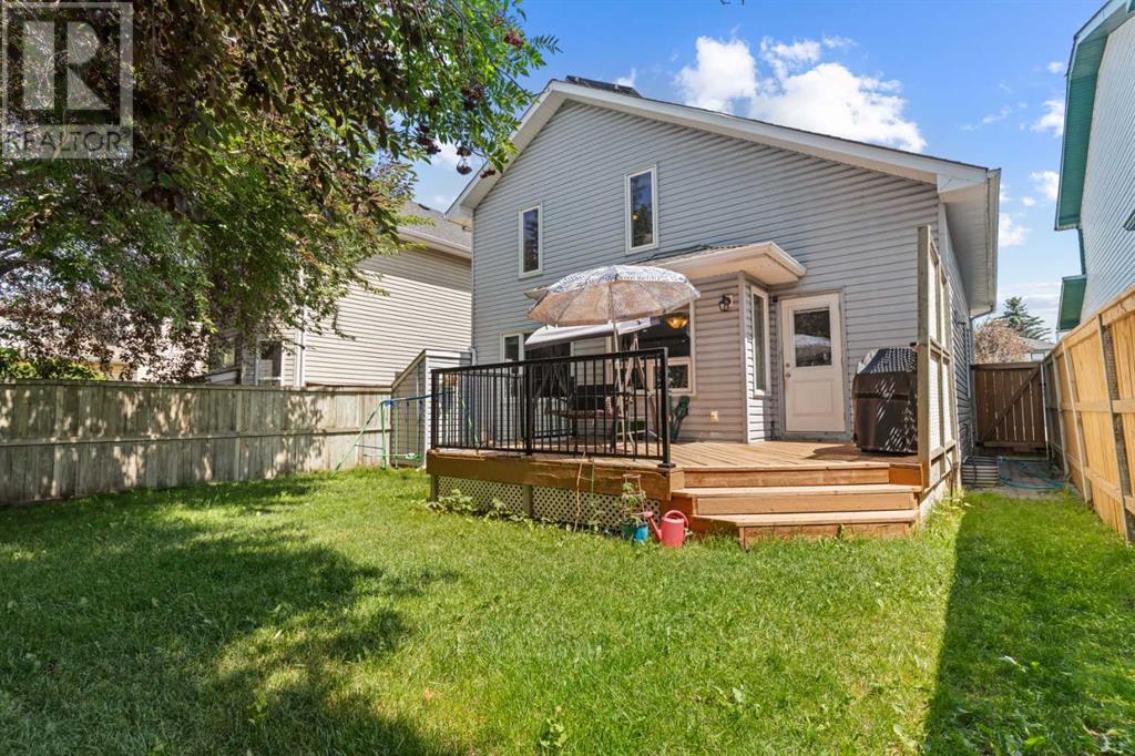 Single Family House for Sale in  Douglas Ridge Green SE Douglasdale/Glen Calgary 