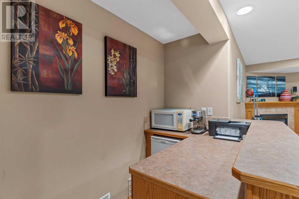 Single Family House for Sale in  Douglas Ridge Green SE Douglasdale/Glen Calgary 