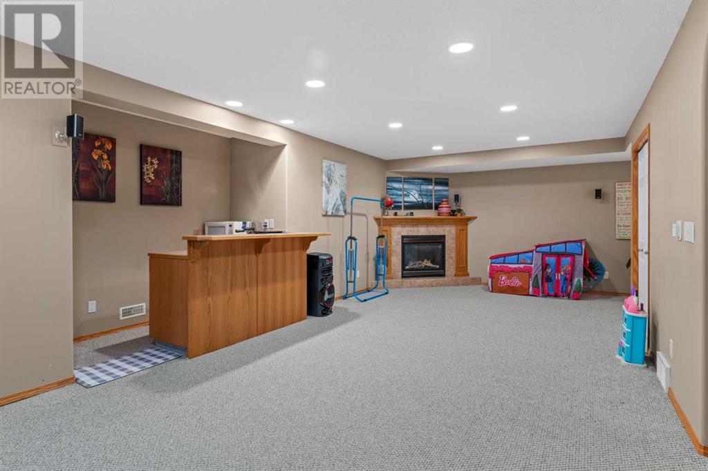 Single Family House for Sale in  Douglas Ridge Green SE Douglasdale/Glen Calgary 