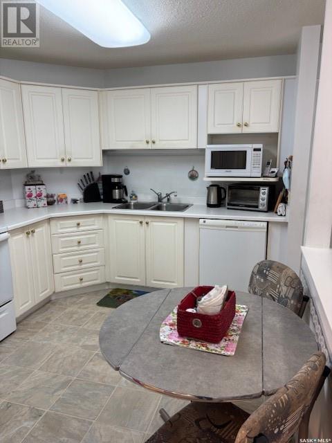 Single Family House Low rise for Sale in   McKercher DRIVE W Saskatoon 