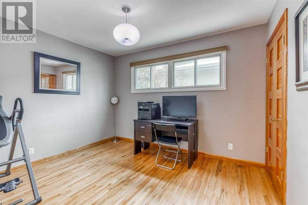 Single Family House Bungalow for Sale in  Grove Hill Road SW Glendale Calgary 