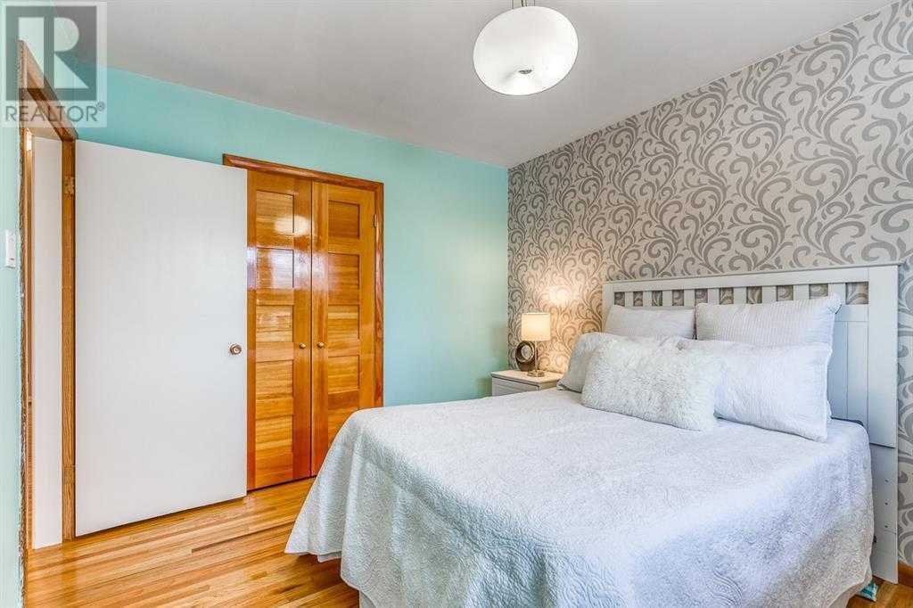 Single Family House Bungalow for Sale in  Grove Hill Road SW Glendale Calgary 