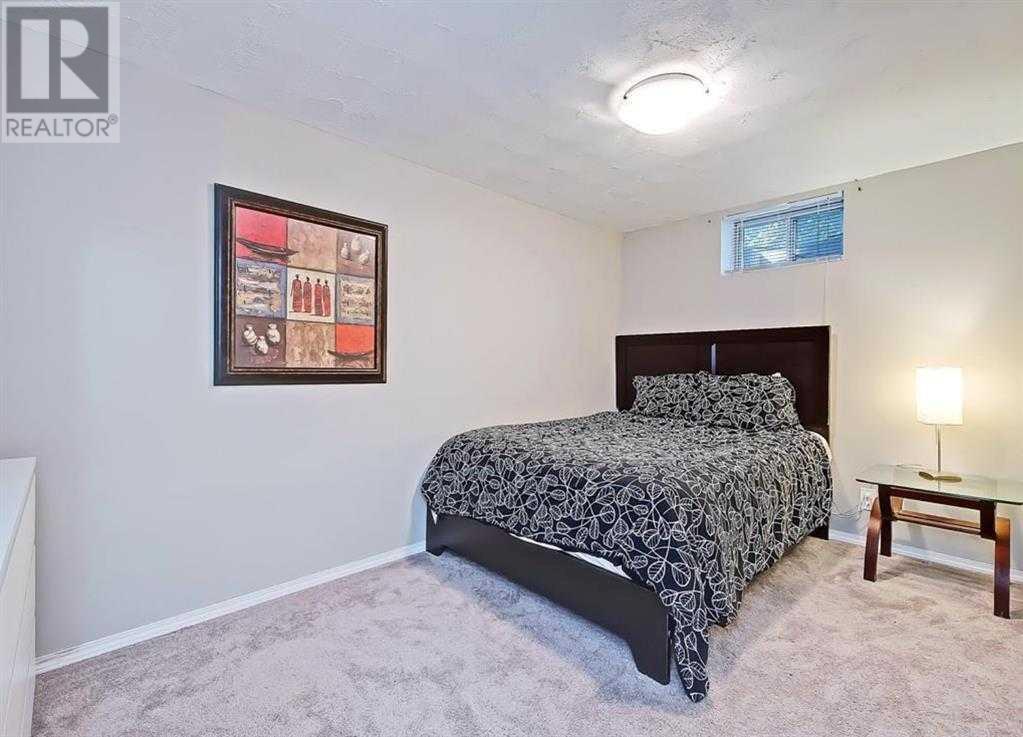 Single Family House Bungalow for Sale in  Grove Hill Road SW Glendale Calgary 