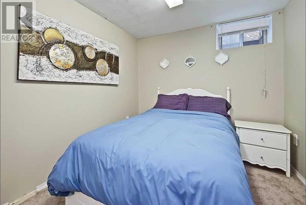 Single Family House Bungalow for Sale in  Grove Hill Road SW Glendale Calgary 