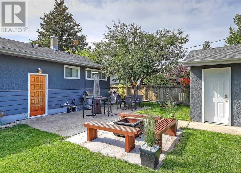 Single Family House Bungalow for Sale in  Grove Hill Road SW Glendale Calgary 
