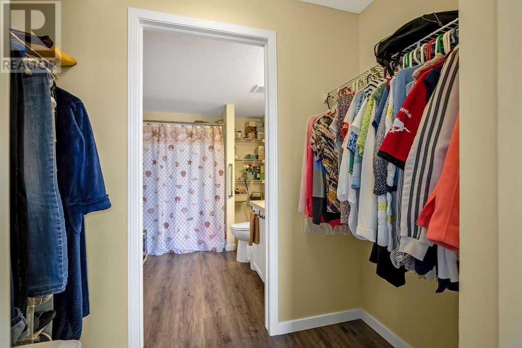 Single Family House for Sale in  Millrise Point SW Millrise Calgary 