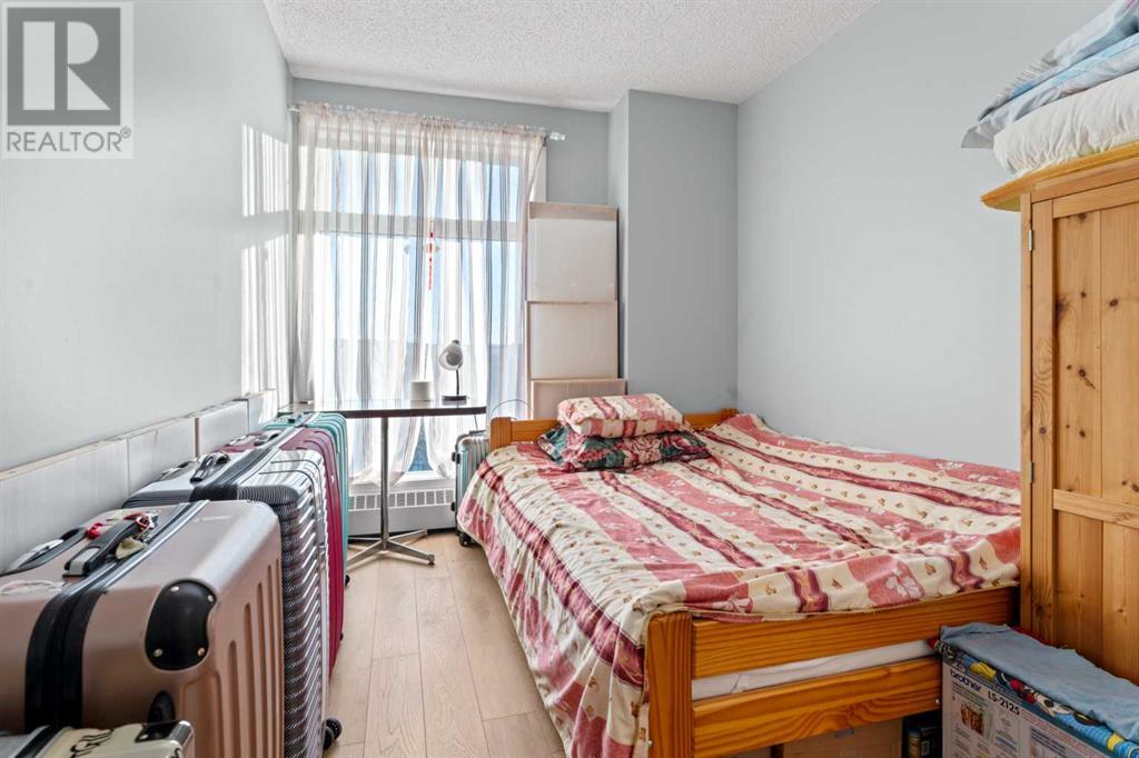 Single Family House High rise for Sale in    Avenue NW Bowness Calgary 