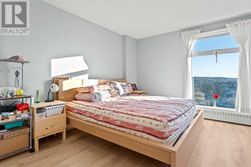 Single Family House High rise for Sale in    Avenue NW Bowness Calgary 