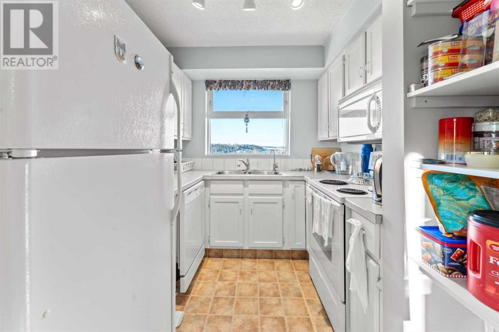 Single Family House High rise for Sale in    Avenue NW Bowness Calgary 
