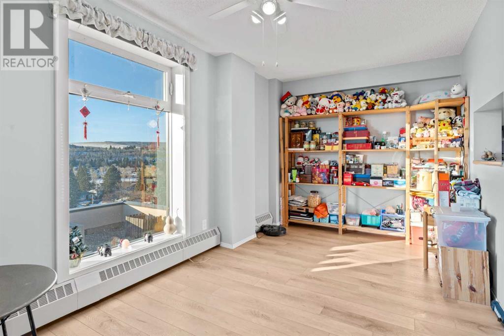 Single Family House High rise for Sale in    Avenue NW Bowness Calgary 