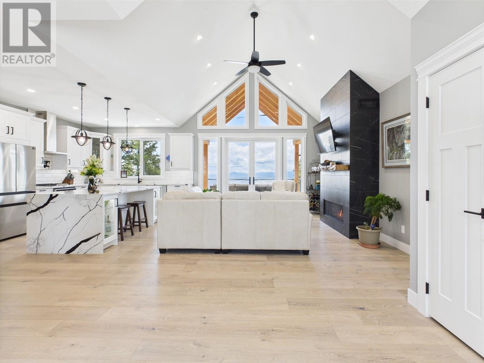 125 FALCON Place, Osoyoos