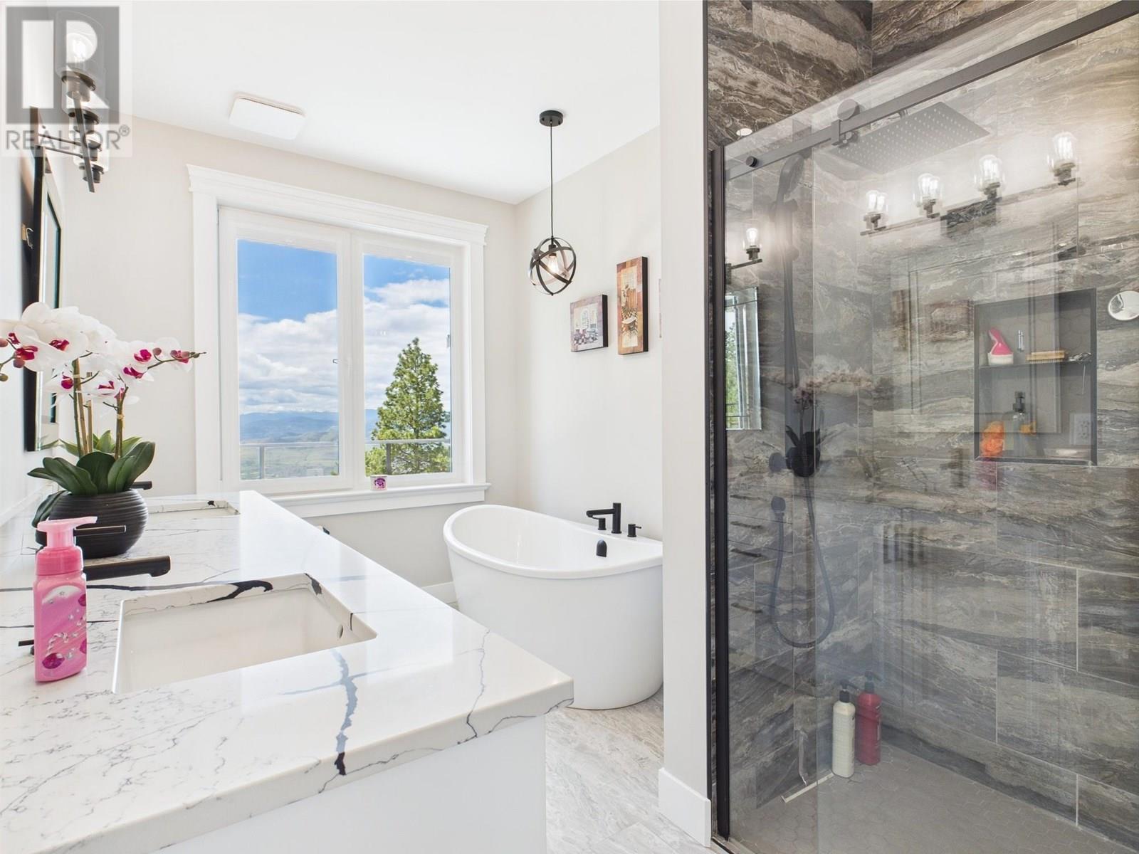125 FALCON Place, Osoyoos