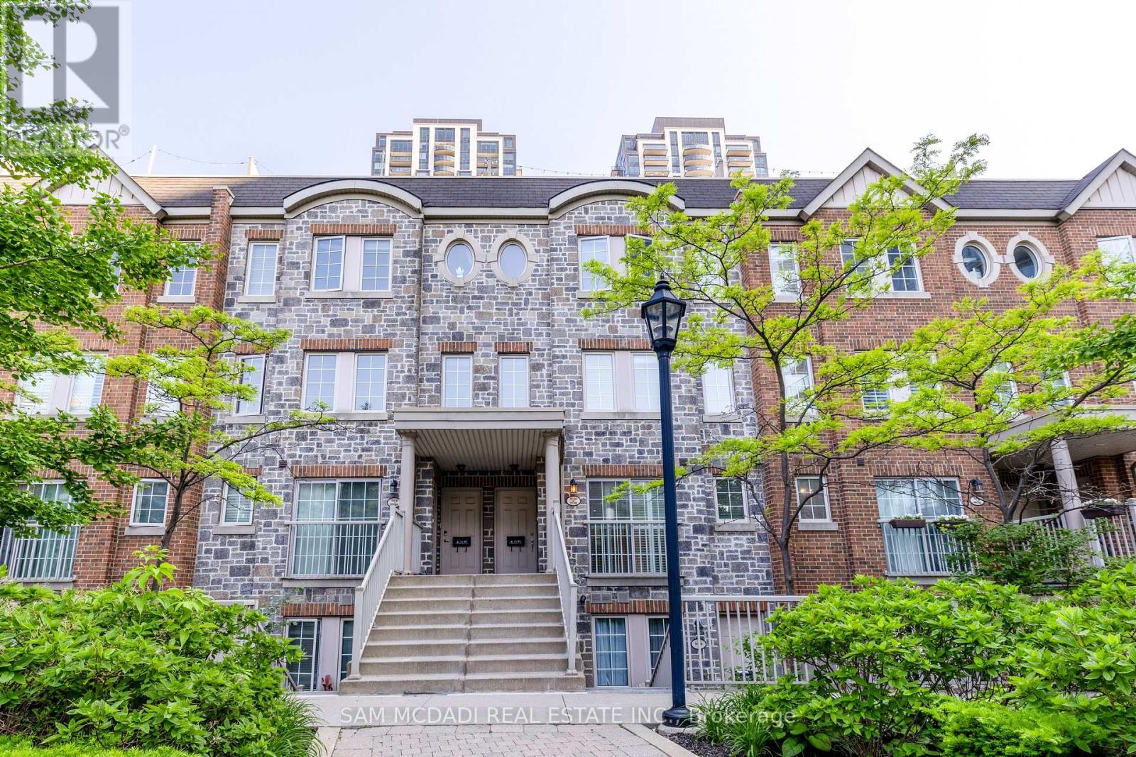 Photo 1 of 85 9 Windermere Avenue, Toronto ON
