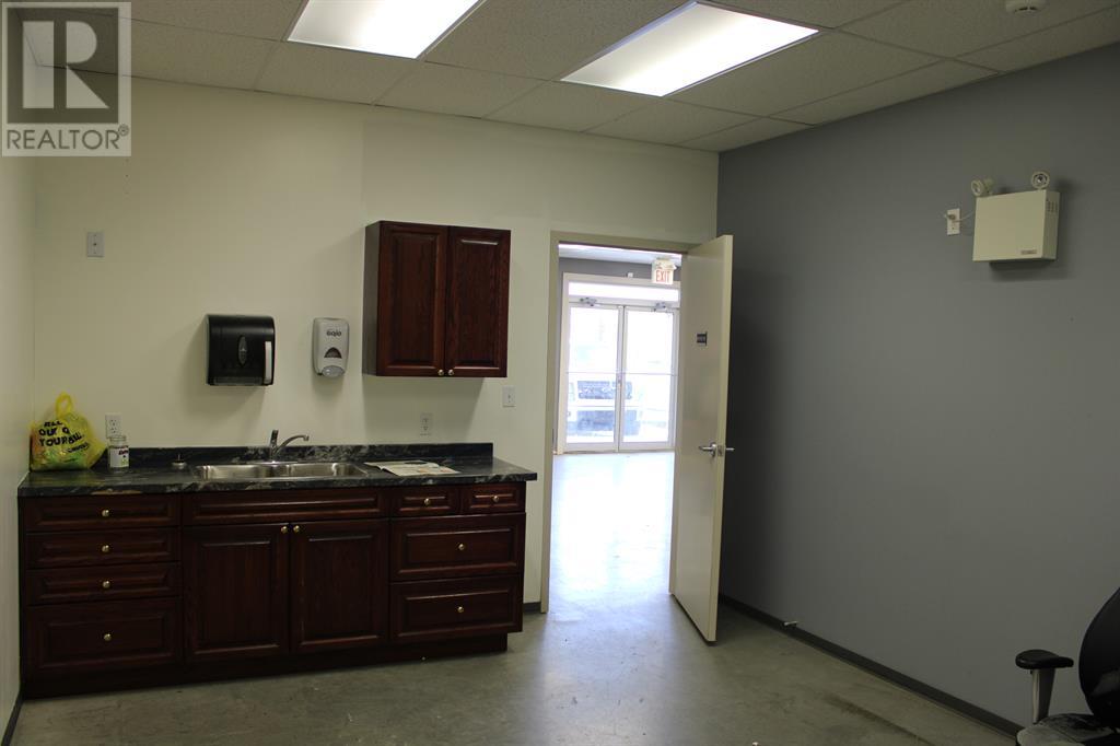 Photo 5 of 100 8301 99 Street, Clairmont AB
