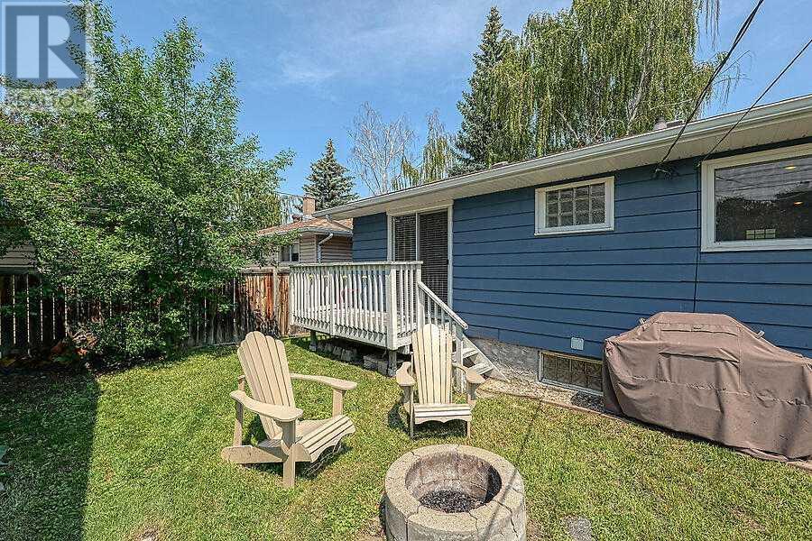 Single Family House Bungalow for Sale in  Hollyburn Road SW Haysboro Calgary 