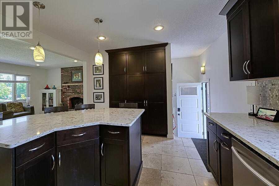 Single Family House Bungalow for Sale in  Hollyburn Road SW Haysboro Calgary 