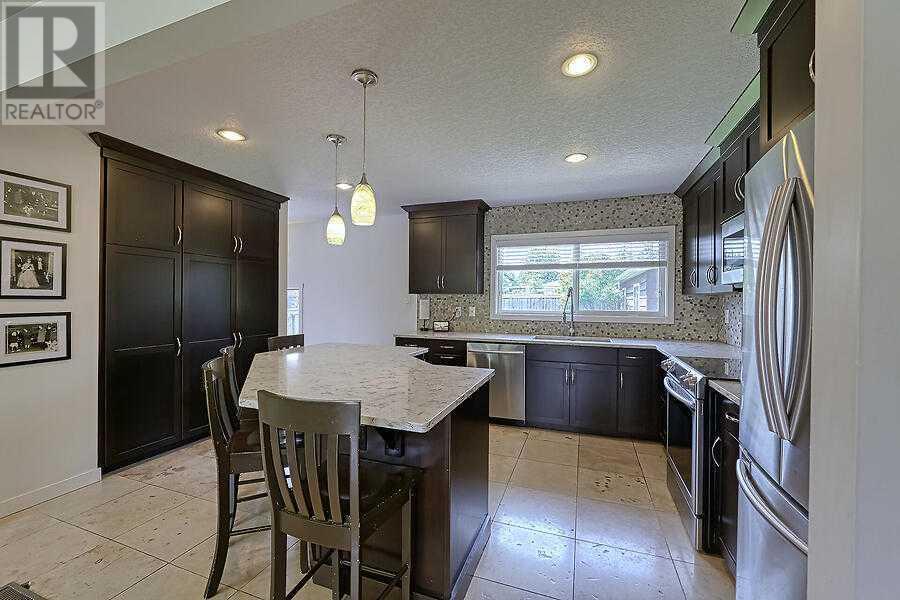 Single Family House Bungalow for Sale in  Hollyburn Road SW Haysboro Calgary 