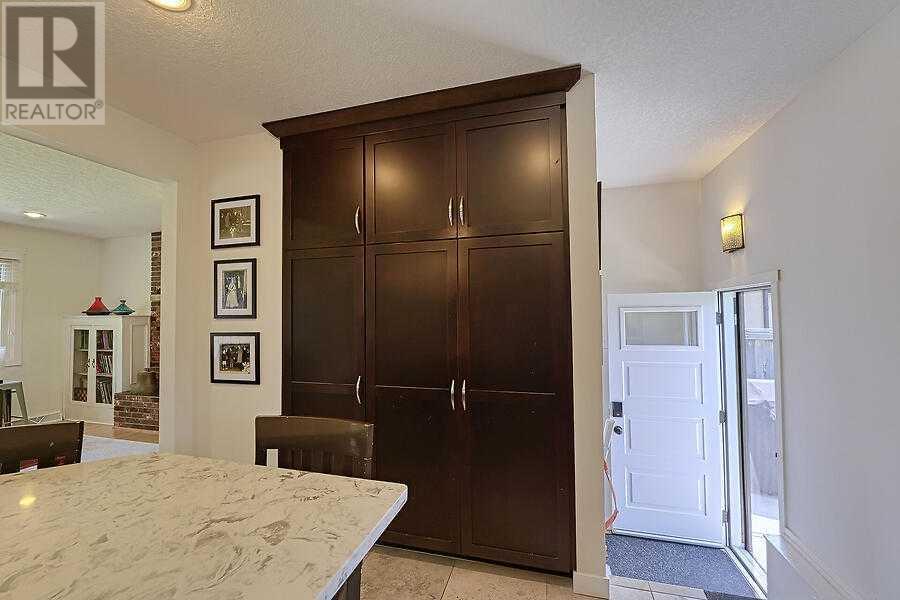 Single Family House Bungalow for Sale in  Hollyburn Road SW Haysboro Calgary 
