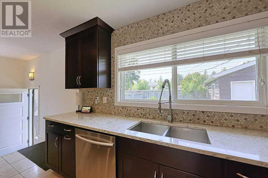 Single Family House Bungalow for Sale in  Hollyburn Road SW Haysboro Calgary 
