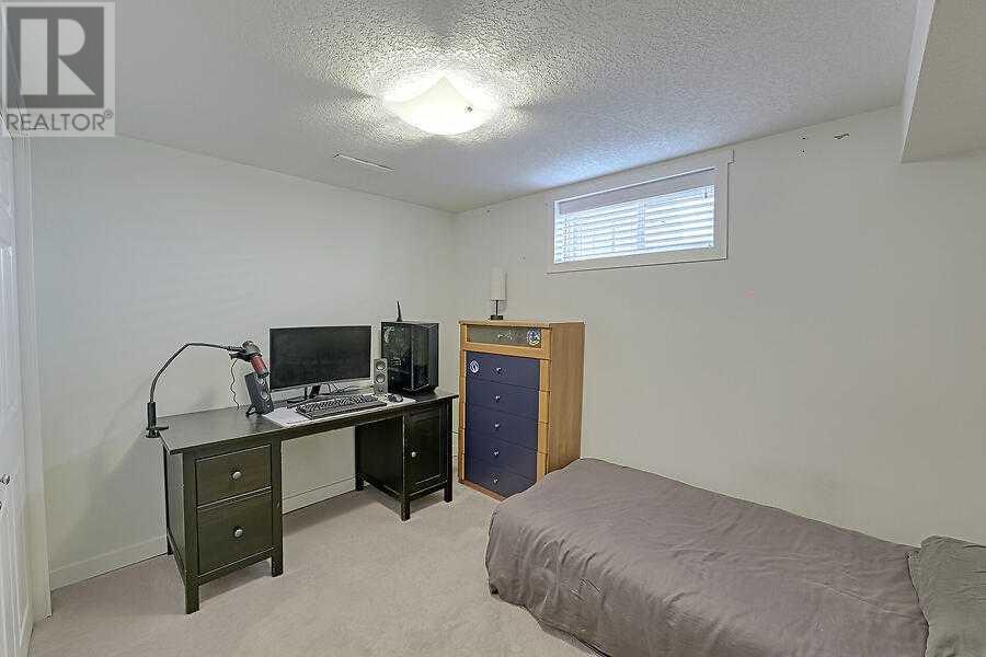 Single Family House Bungalow for Sale in  Hollyburn Road SW Haysboro Calgary 