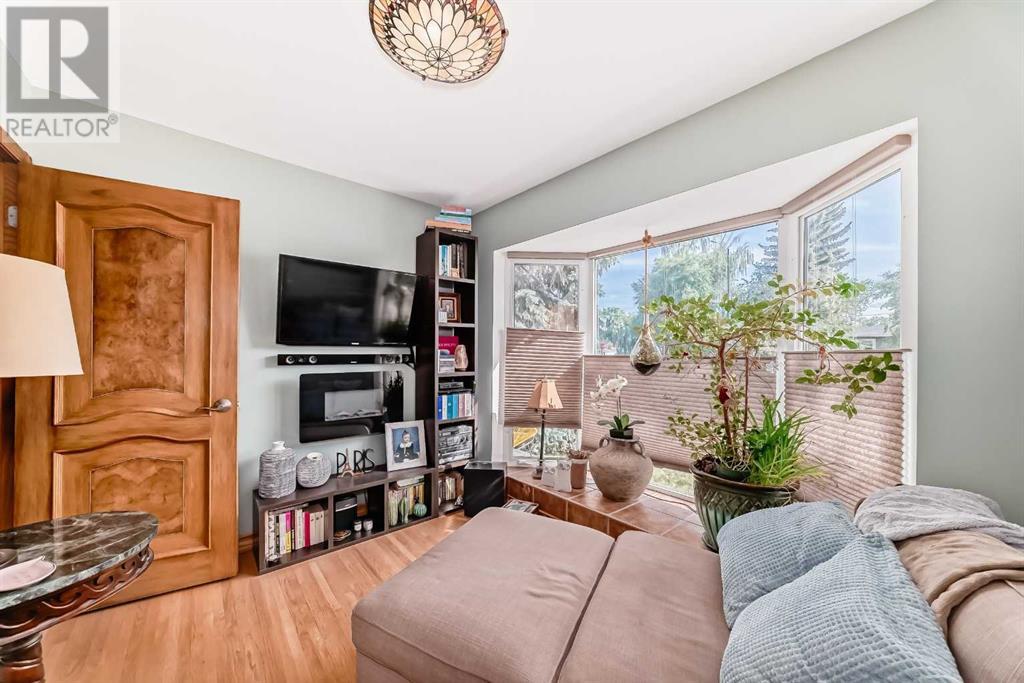Single Family House Bungalow for Sale in  Windermere Road SW Wildwood Calgary 