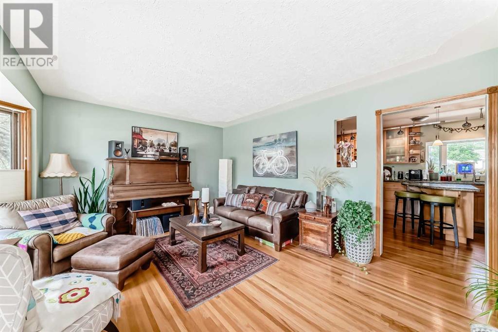 Single Family House Bungalow for Sale in  Windermere Road SW Wildwood Calgary 