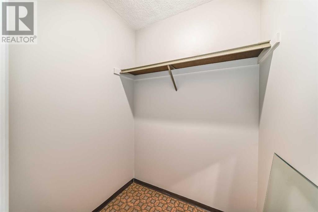 Single Family House for Sale in    Avenue SW Windsor Park Calgary 