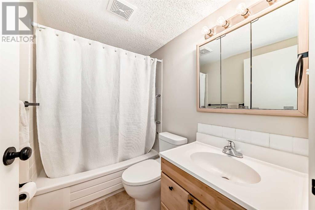 Single Family House for Sale in    Avenue SW Windsor Park Calgary 