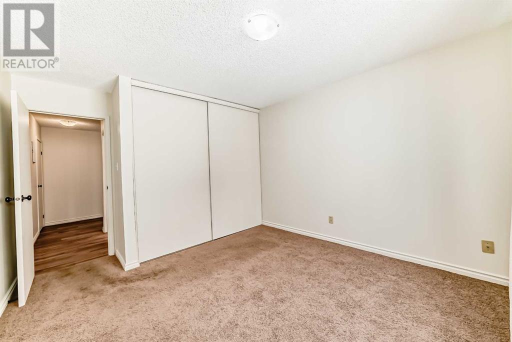 Single Family House for Sale in    Avenue SW Windsor Park Calgary 