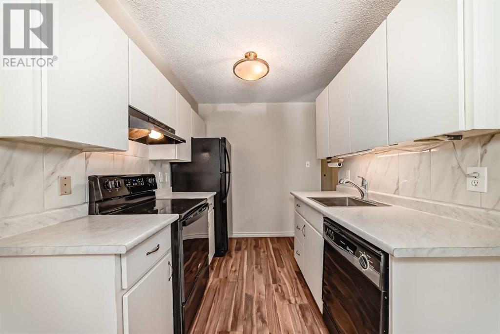 Single Family House for Sale in    Avenue SW Windsor Park Calgary 