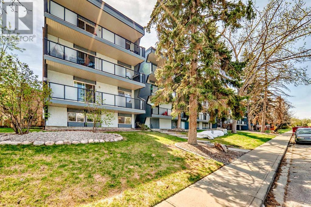 Single Family House for Sale in    Avenue SW Windsor Park Calgary 
