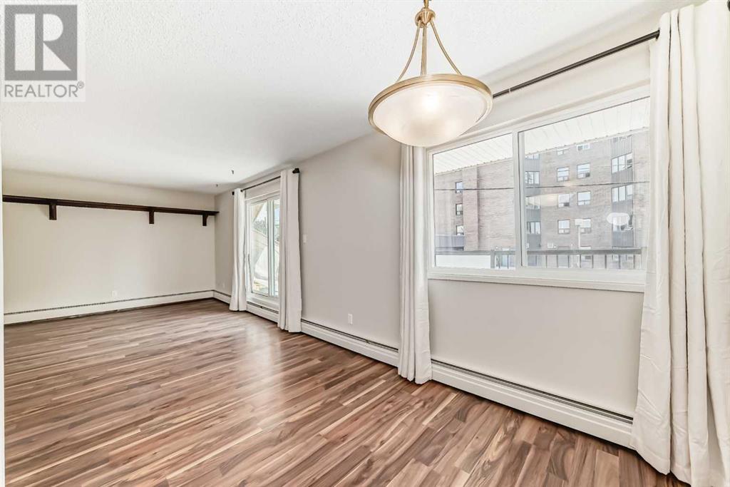 Single Family House for Sale in    Avenue SW Windsor Park Calgary 