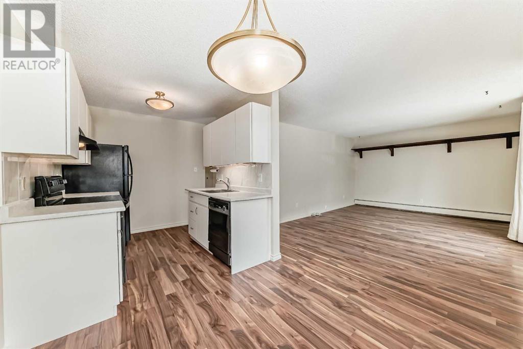 Single Family House for Sale in    Avenue SW Windsor Park Calgary 